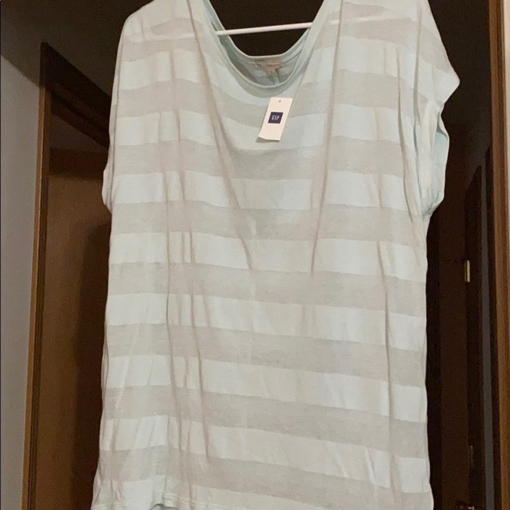 Brand new shirt hi low from gap